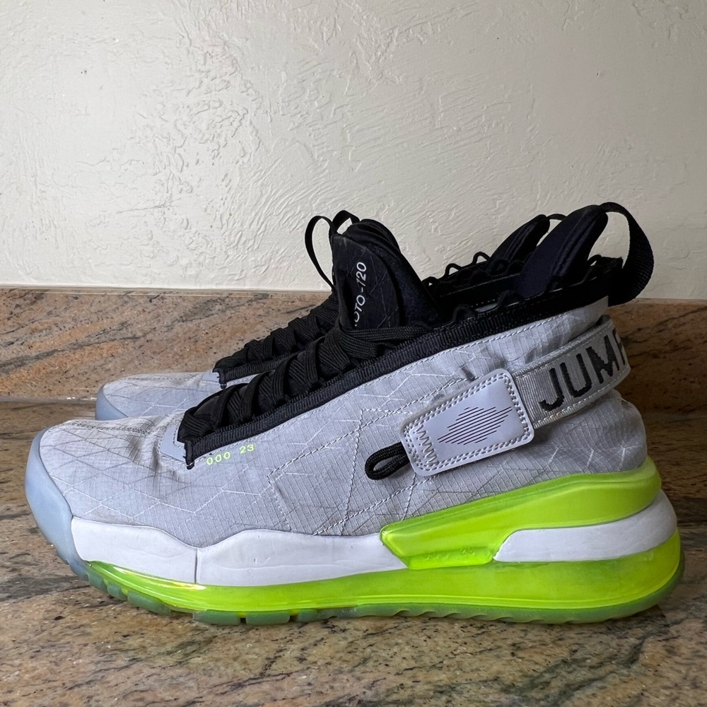 Air Jordan Proto Max 720